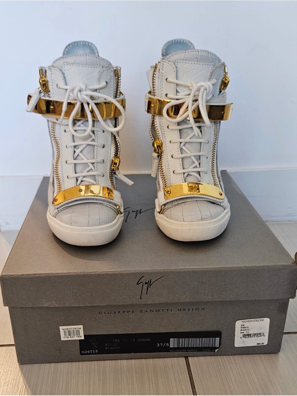 Giuseppe Zanotti Cream Croc-Embossed Wedge Sneakers with Gold Hardware - Picture 3 of 3